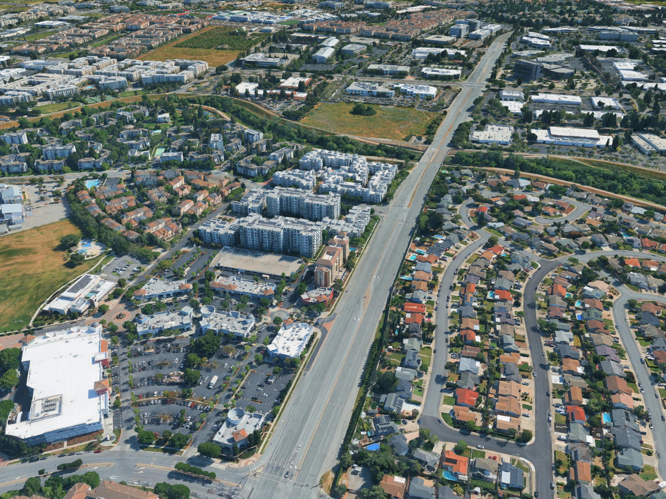 Aerial view of the SANTA CLARA SolarPorts installation