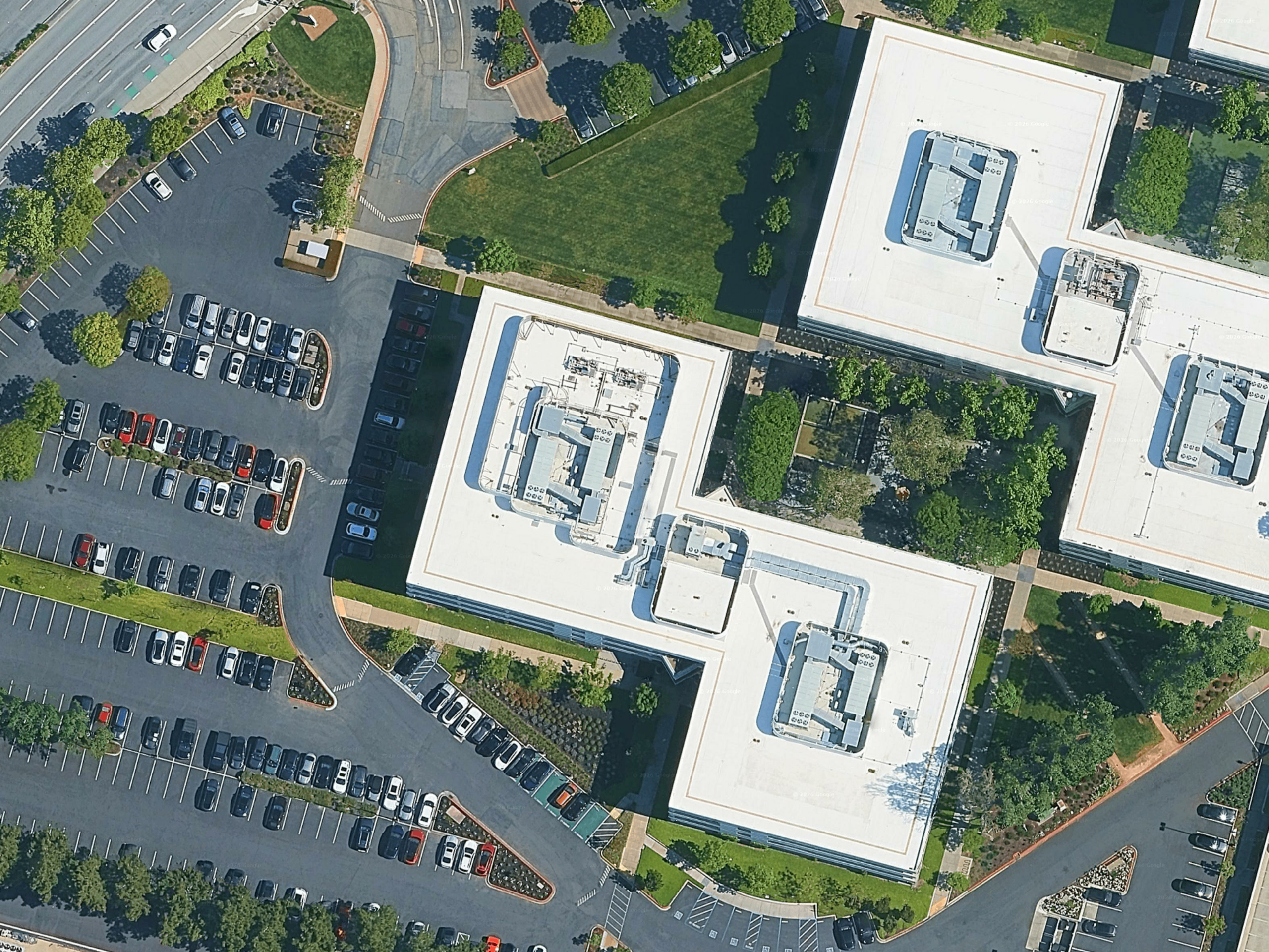 Aerial view of the SUNNYVALE SolarPorts installation