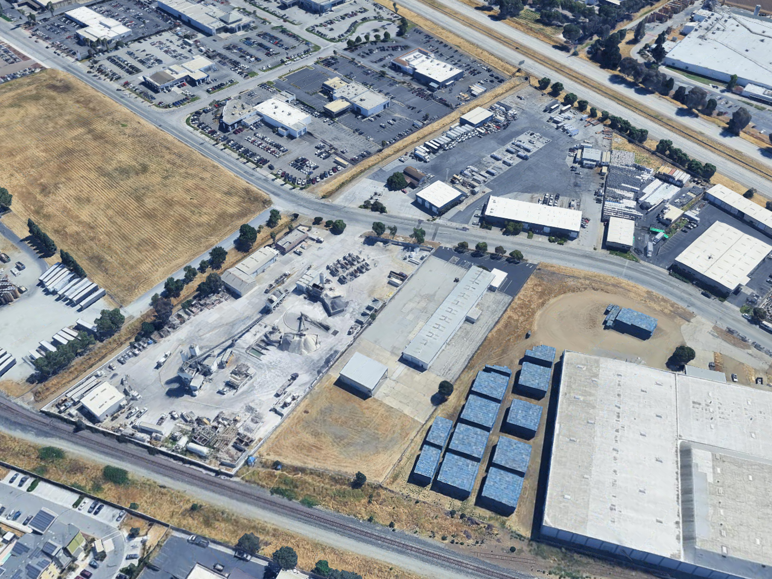 Aerial view of the GILROY SolarPorts installation
