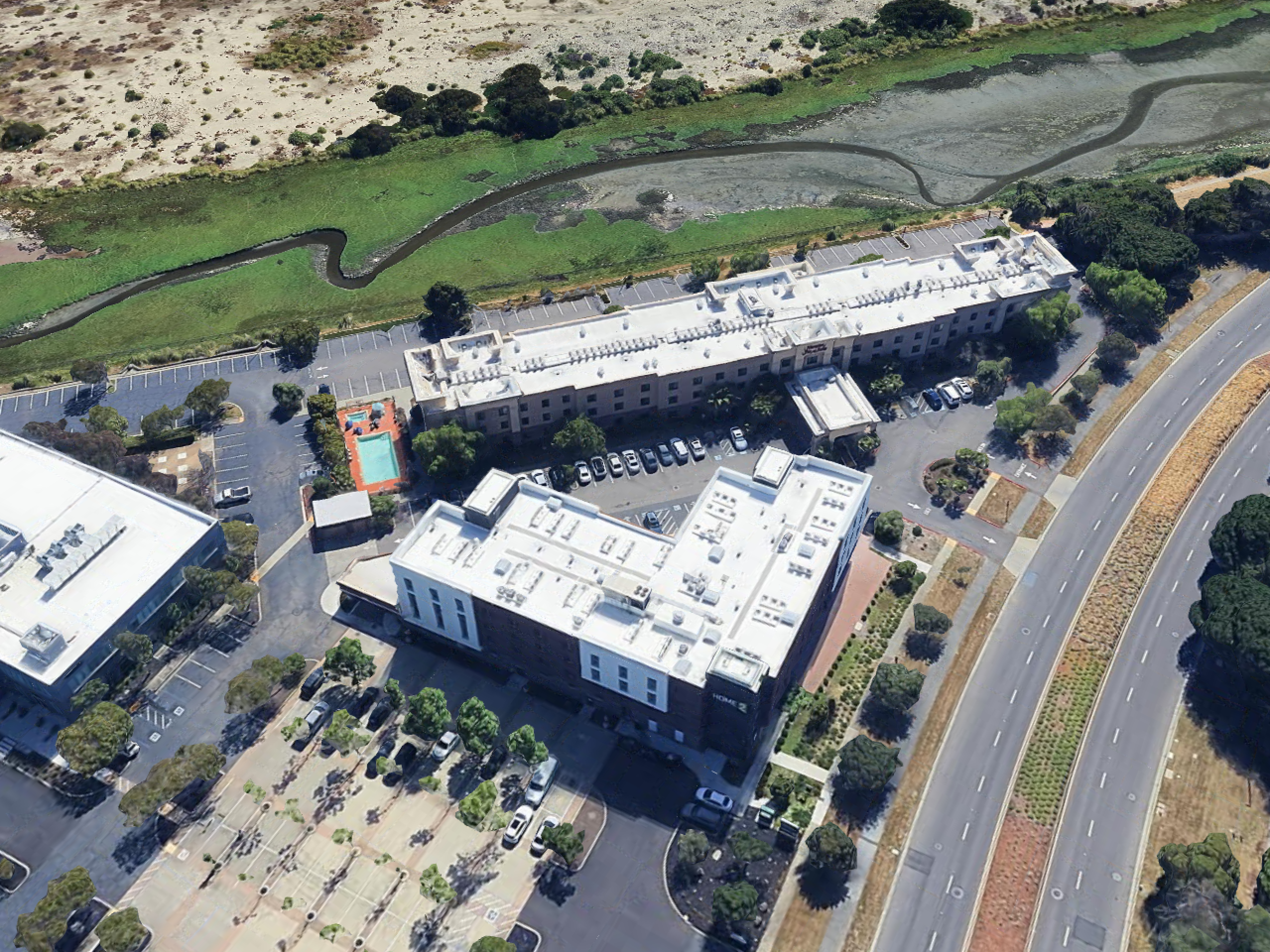 Aerial view of the ALAMEDA SolarPorts installation