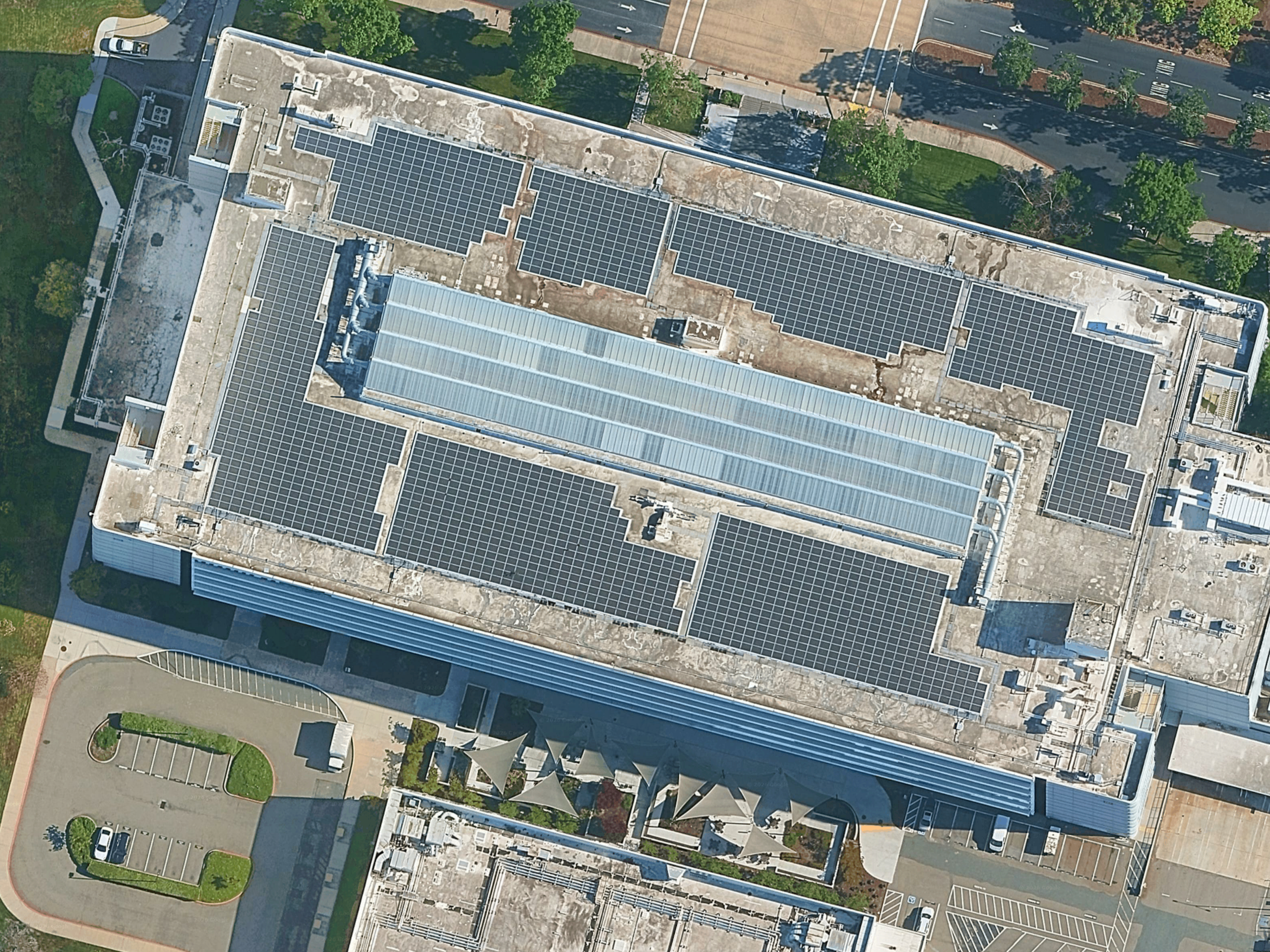 Aerial view of the SUNNYVALE SolarPorts installation